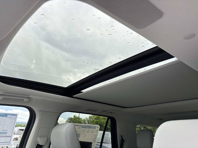 New 2027 Ford Expedition Platinum w/ Platinum Ultimate Package AWD/4WD image 24