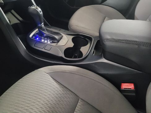 Used 2017 Hyundai Santa Fe SE image 26