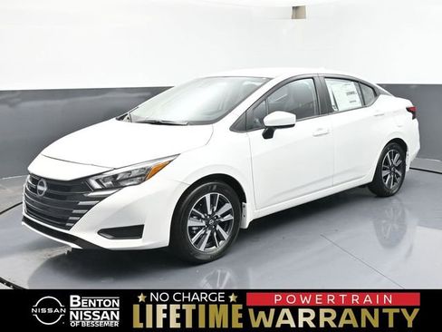 New 2025 Nissan Versa SV w/ Trunk Package FWD image 1