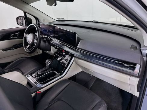 Used 2024 Kia Carnival SX Prestige FWD image 25