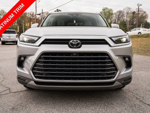 Certified 2024 Toyota Grand Highlander AWD image 2