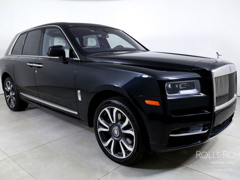 Used 2022 Rolls-Royce Cullinan image 6