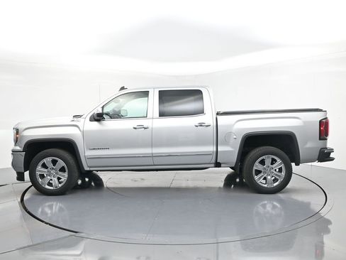 Used 2018 GMC Sierra 1500 SLT AWD/4WD image 3