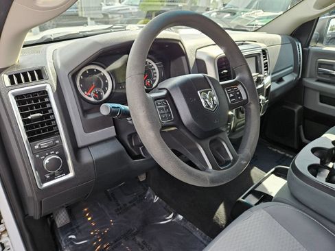 Used 2018 RAM 1500 Classic SLT AWD/4WD image 17