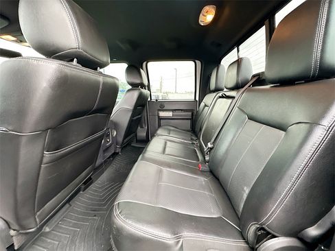 Used 2014 Ford F250 Lariat w/ Lariat Interior Package image 4