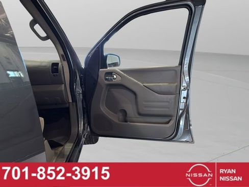 Used 2017 Nissan Frontier SV image 37