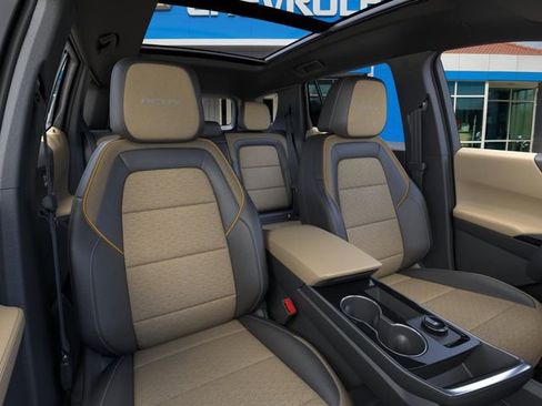 New 2026 Chevrolet Equinox ACTIV w/ Convenience Package III AWD/4WD image 16