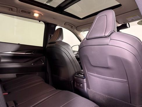 Used 2025 INFINITI QX60 Sensory w/ Vision Package AWD/4WD image 30