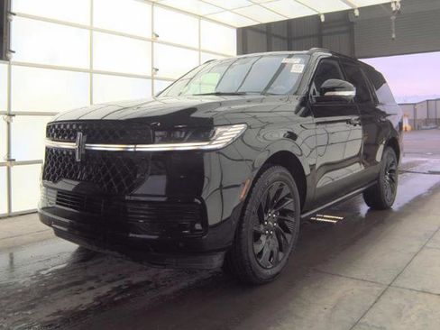 Used 2025 Lincoln Navigator Reserve w/ Jet Appearance Package image 1