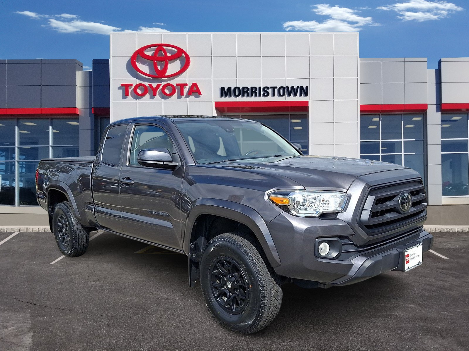 Certified 2022 Toyota Tacoma SR5 AWD/4WD image 1