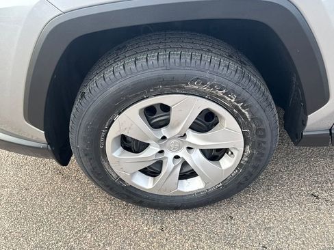 Used 2024 Toyota RAV4 LE image 39