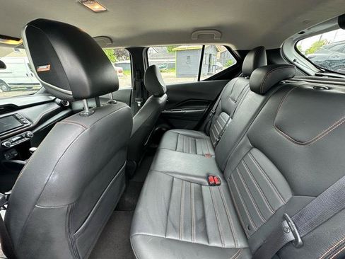 Used 2019 Nissan Kicks SR w/ SR Premium Package FWD image 15