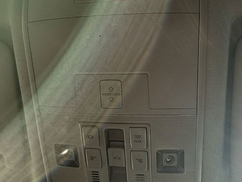 Certified 2021 Volkswagen Atlas SE w/ Panoramic Sunroof Package image 39