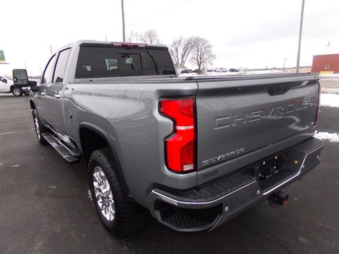 Used 2024 Chevrolet Silverado 3500 LTZ w/ LTZ Premium Package image 3
