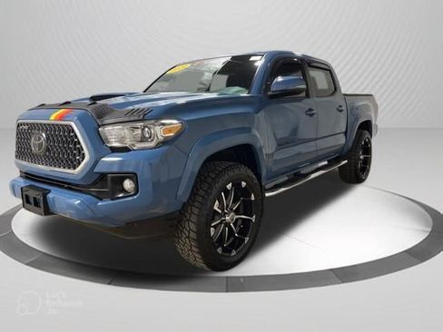 Used 2019 Toyota Tacoma TRD Sport AWD/4WD image 8