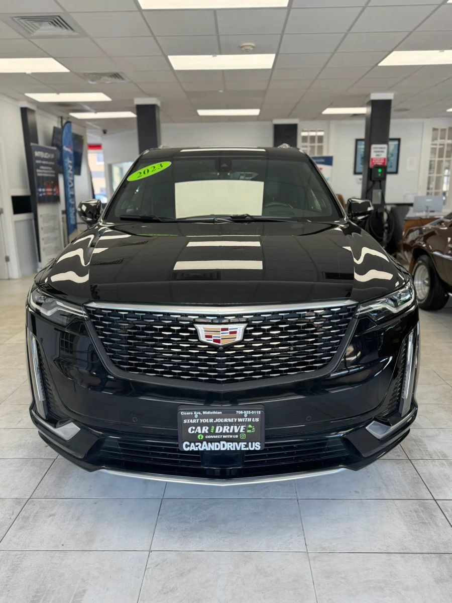 Used 2023 Cadillac XT6 Premium Luxury w/ Technology Package AWD/4WD image 1