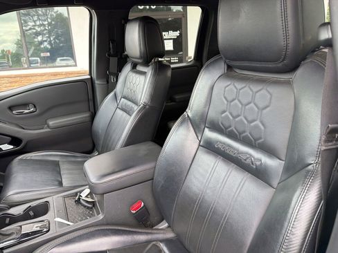 Used 2022 Nissan Frontier PRO-4X w/ Pro-4X Premium Package AWD/4WD image 2