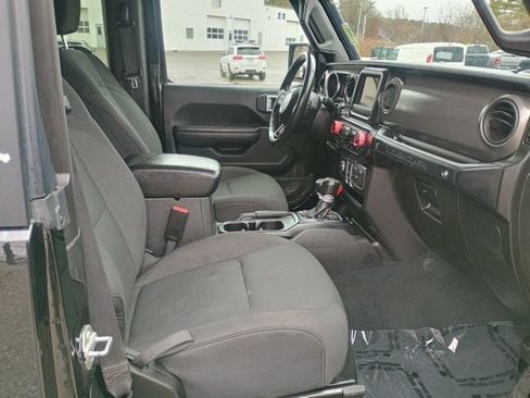 Used 2022 Jeep Wrangler Sport AWD/4WD image 15
