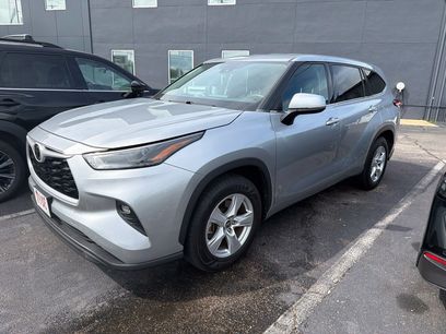 Used 2022 Toyota Highlander LE