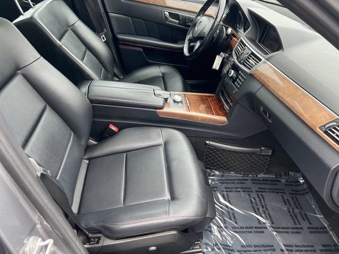 Used 2010 Mercedes-Benz E 350 4MATIC Sedan w/ Premium 1 Pkg image 27