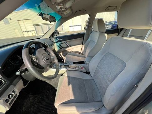 Used 2009 Subaru Outback 2.5i image 10