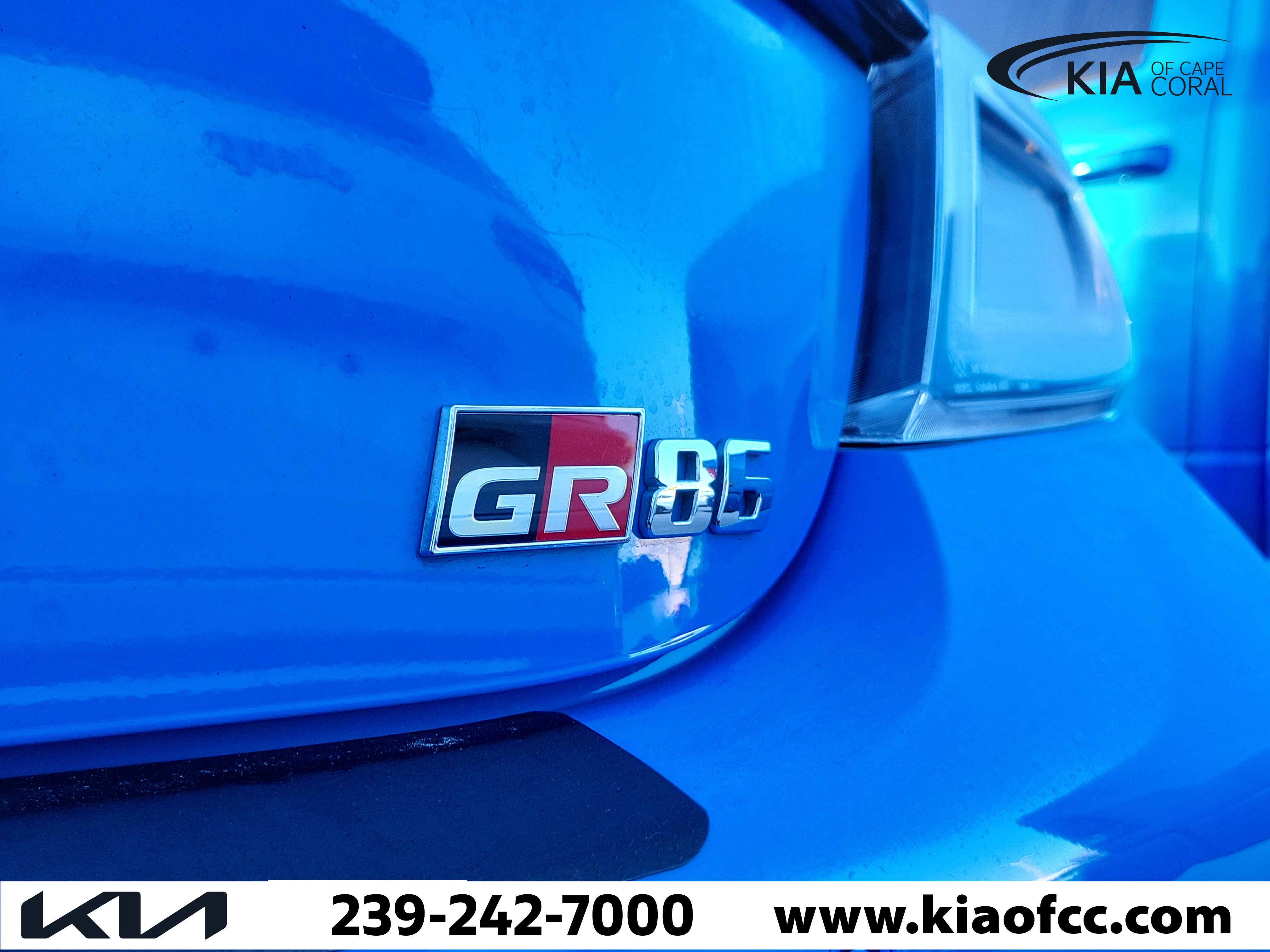 Used 2023 Toyota GR86 w/ ALL Weather Mat Package (TMS) RWD image 7