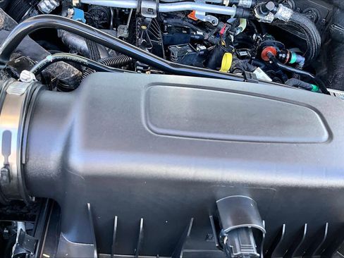 Used 2023 Ford Explorer XLT image 32