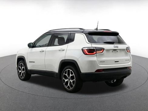 Used 2025 Jeep Compass Limited AWD/4WD image 7