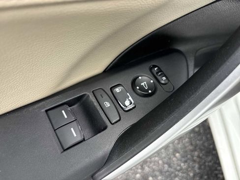 Used 2017 Honda Civic EX-L image 22