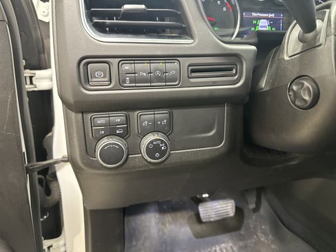 Used 2021 Chevrolet Tahoe RST w/ Luxury Package AWD/4WD image 38