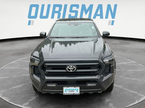 Used 2024 Toyota Tacoma SR5 AWD/4WD image 9