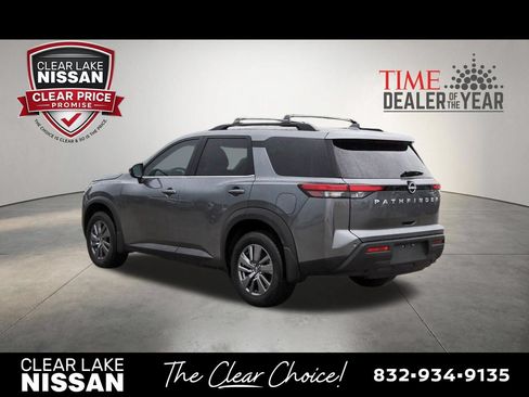 Certified 2025 Nissan Pathfinder SV FWD image 5