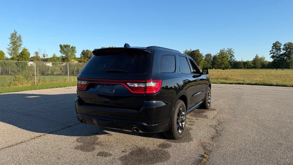 Used 2023 Dodge Durango R/T AWD/4WD image 9