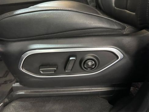 Used 2024 Jeep Wagoneer Series III AWD/4WD image 19