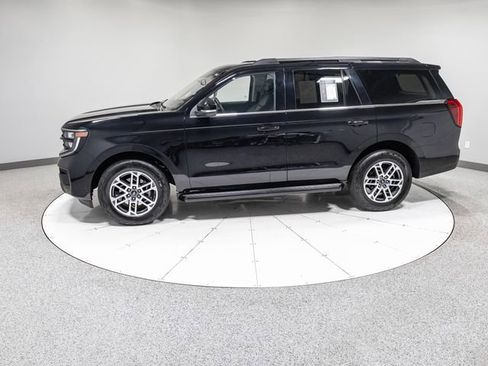 Used 2025 Ford Expedition Active image 36