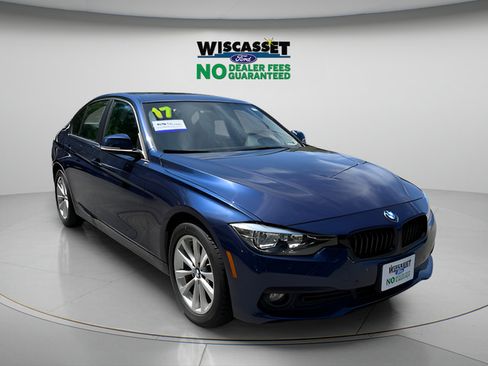 Used 2017 BMW 320i xDrive Sedan AWD/4WD image 1
