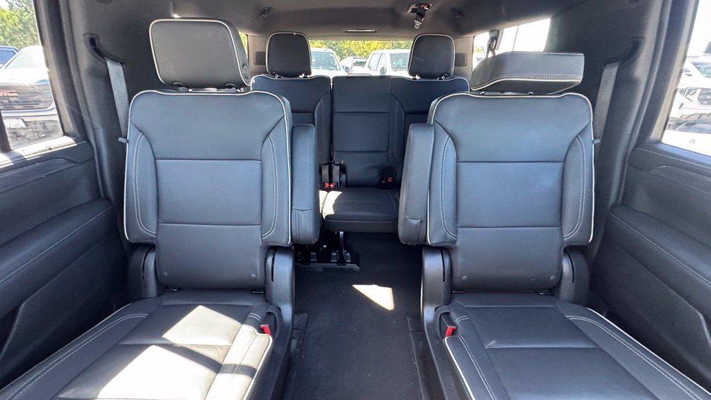 Used 2023 GMC Yukon XL SLT AWD/4WD image 28