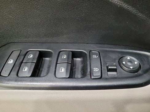 Used 2022 Hyundai Venue SEL FWD image 27