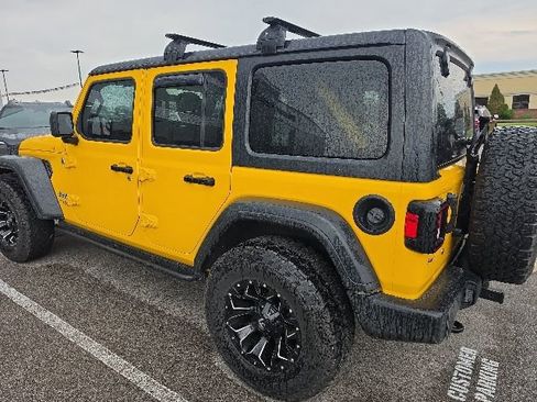 Used 2019 Jeep Wrangler Unlimited Sport S AWD/4WD image 3