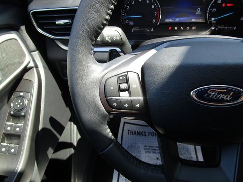 Used 2020 Ford Explorer XLT w/ Equipment Group 202A RWD image 12
