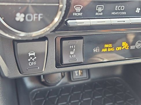 Used 2023 Toyota RAV4 XLE Premium AWD/4WD image 21