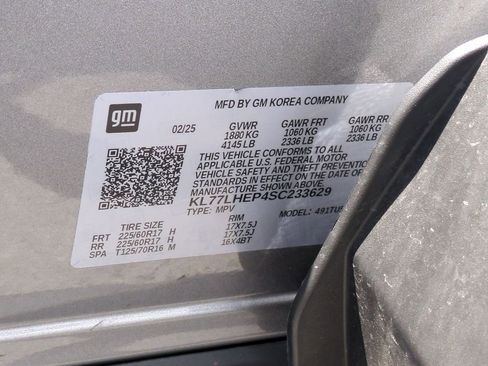 Used 2025 Chevrolet Trax LT w/ LT Convenience Package FWD image 28