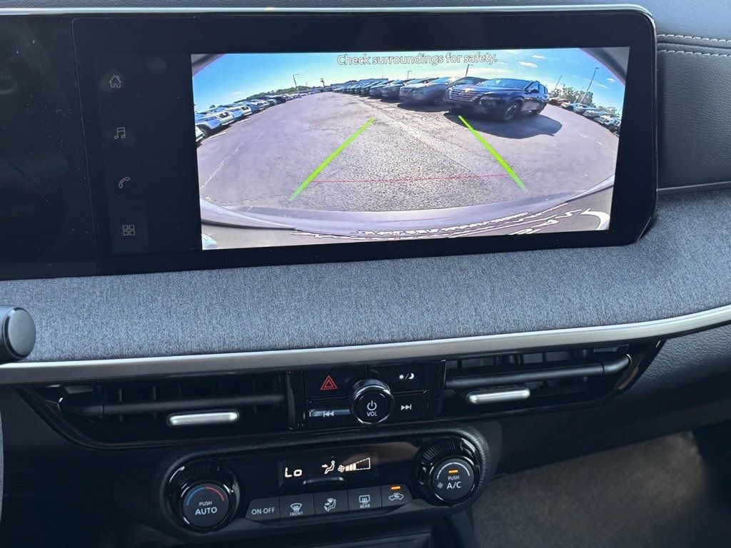 Used 2026 Nissan Kicks SV w/ SV Premium Package FWD image 12