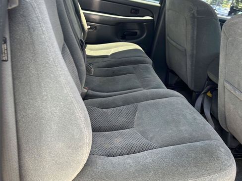 Used 2004 Chevrolet Silverado 2500 LS AWD/4WD image 24