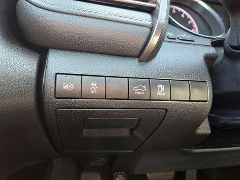 Used 2020 Toyota Camry SE FWD image 25