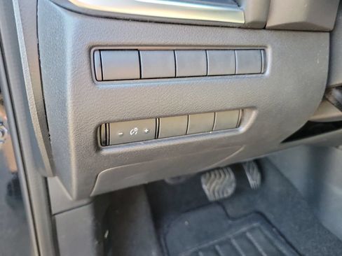 Used 2021 Nissan Rogue S FWD image 24