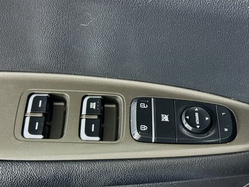 Used 2020 Kia Optima LX image 23