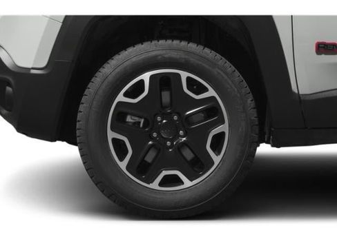 Used 2018 Jeep Renegade Trailhawk w/ Cold Weather Group II AWD/4WD image 11