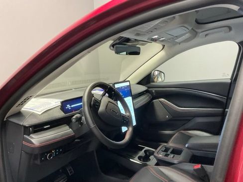 Used 2025 Ford Mustang Mach-E Premium w/ Sport Appearance Package AWD/4WD image 18
