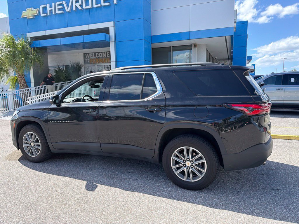Used 2023 Chevrolet Traverse LT FWD image 4
